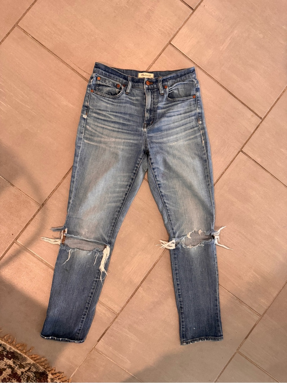 Madewell The High-Rise Slim Bluejean with Knee Rips